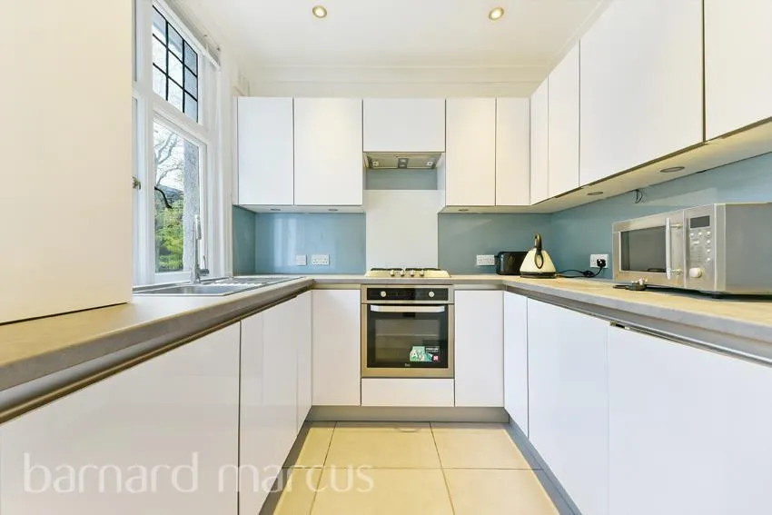 2 bed flat to rent, Crabtree Lane, SW6
