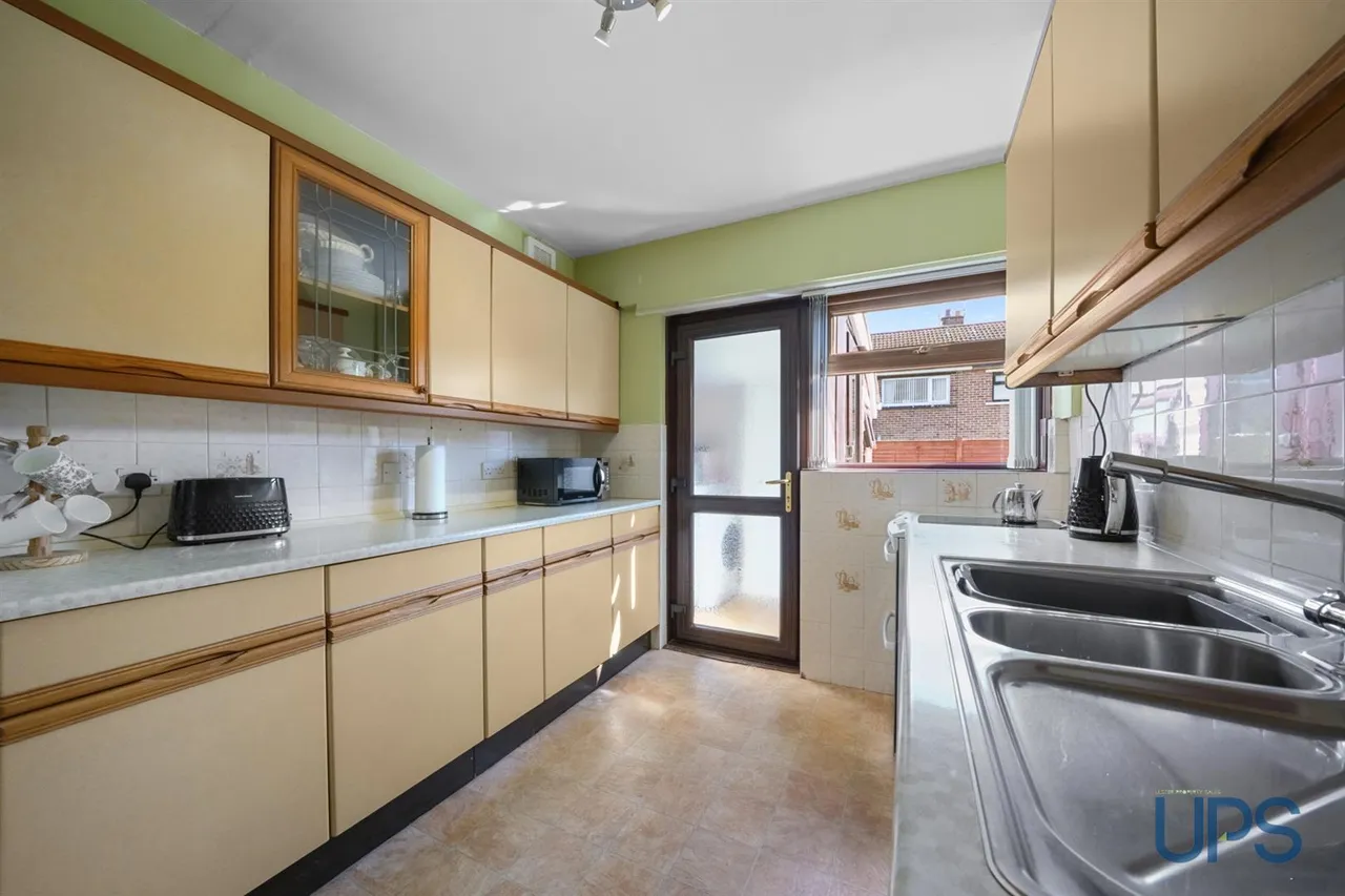 Willowvale Gardens, Stewartstown Road, BT11, photo 11
