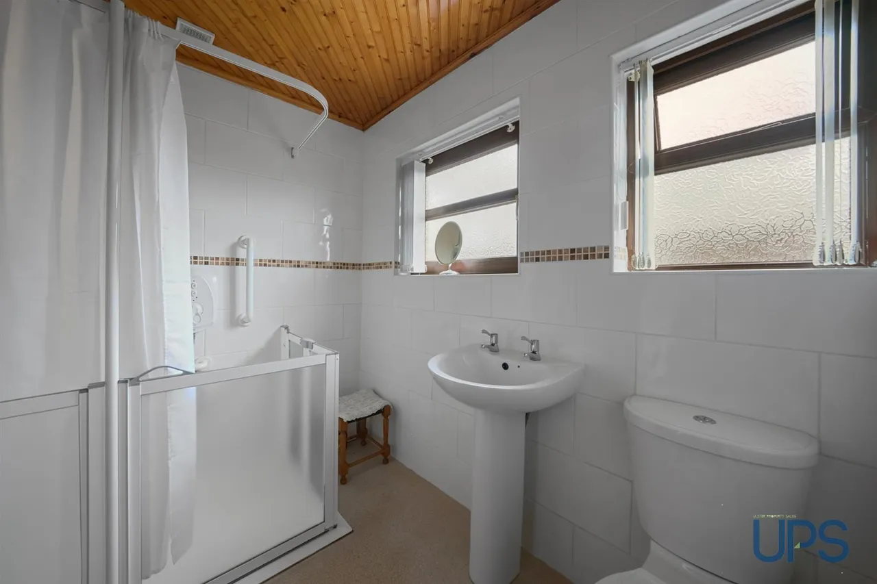 Willowvale Gardens, Stewartstown Road, BT11, photo 25