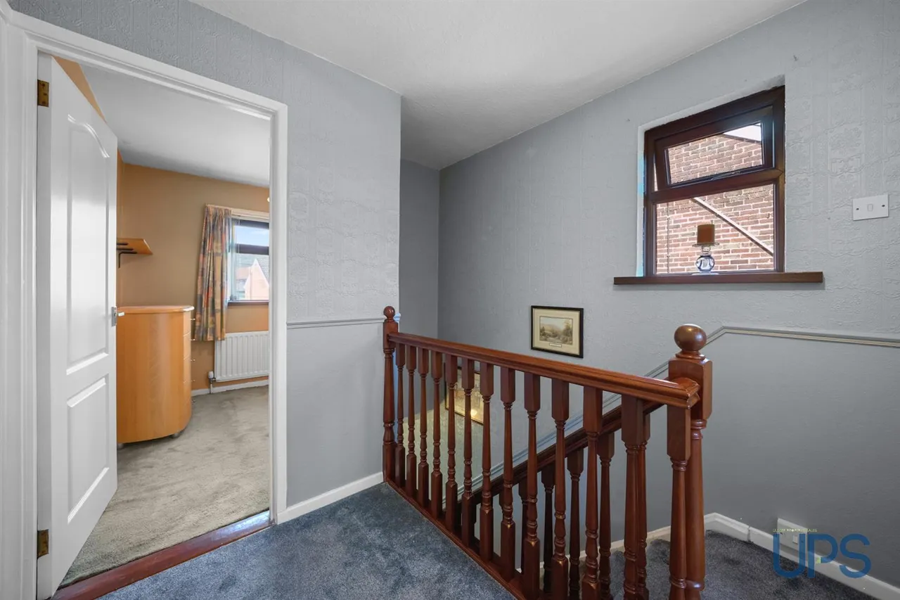Willowvale Gardens, Stewartstown Road, BT11, photo 16