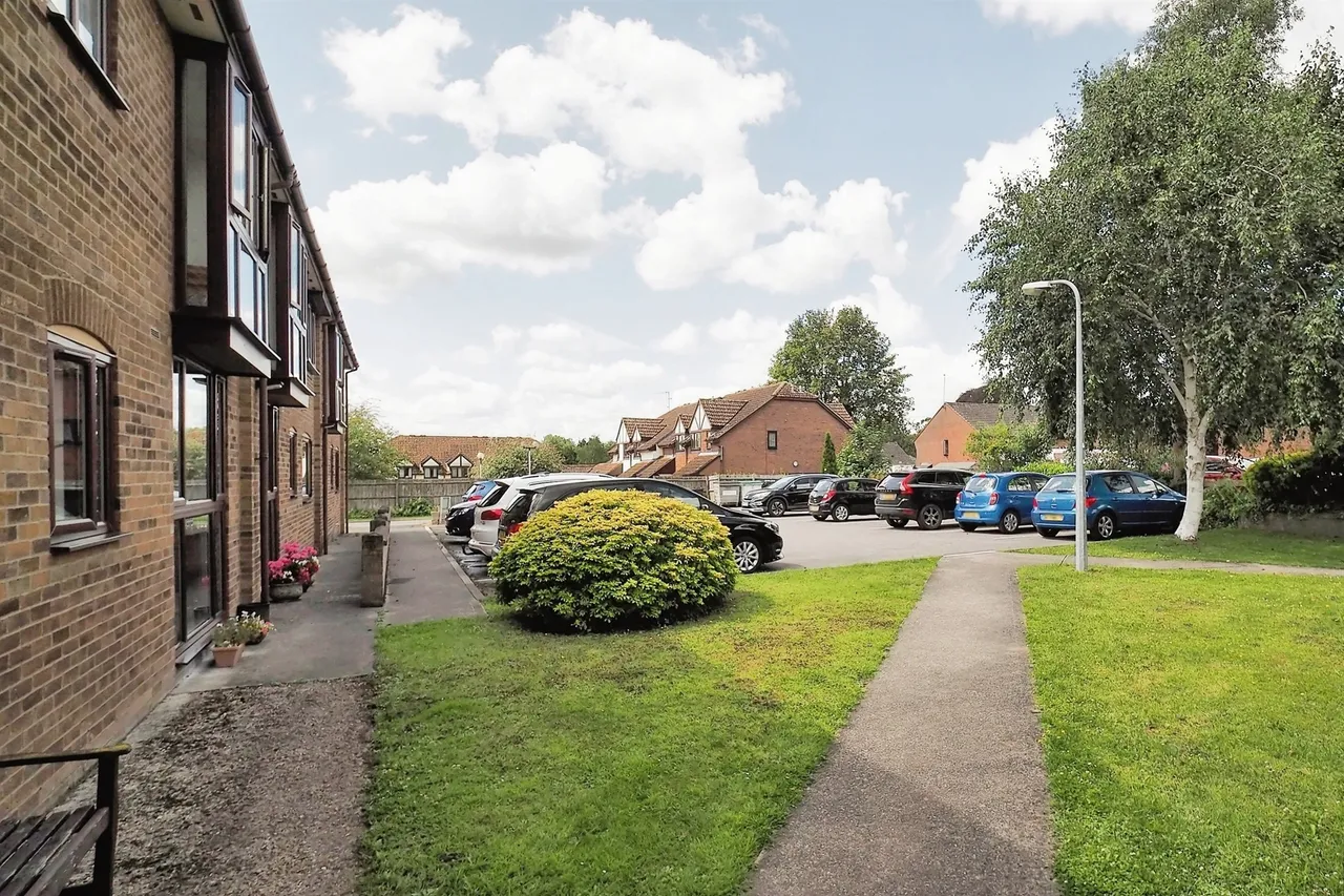 London Road, Amesbury, SP4, photo 11