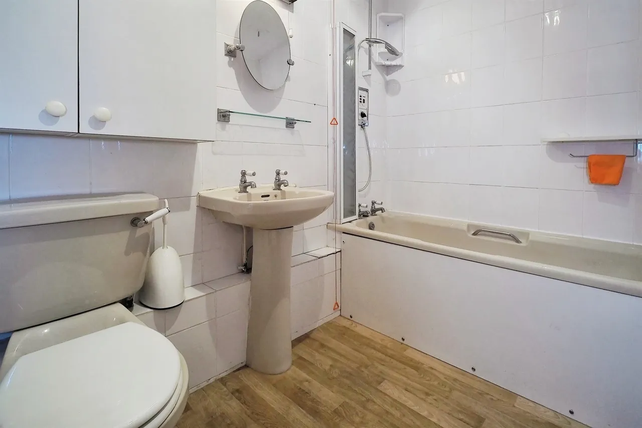 London Road, Amesbury, SP4, photo 10