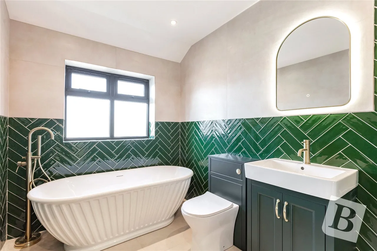 Moor Lane, Upminster, RM14, photo 4