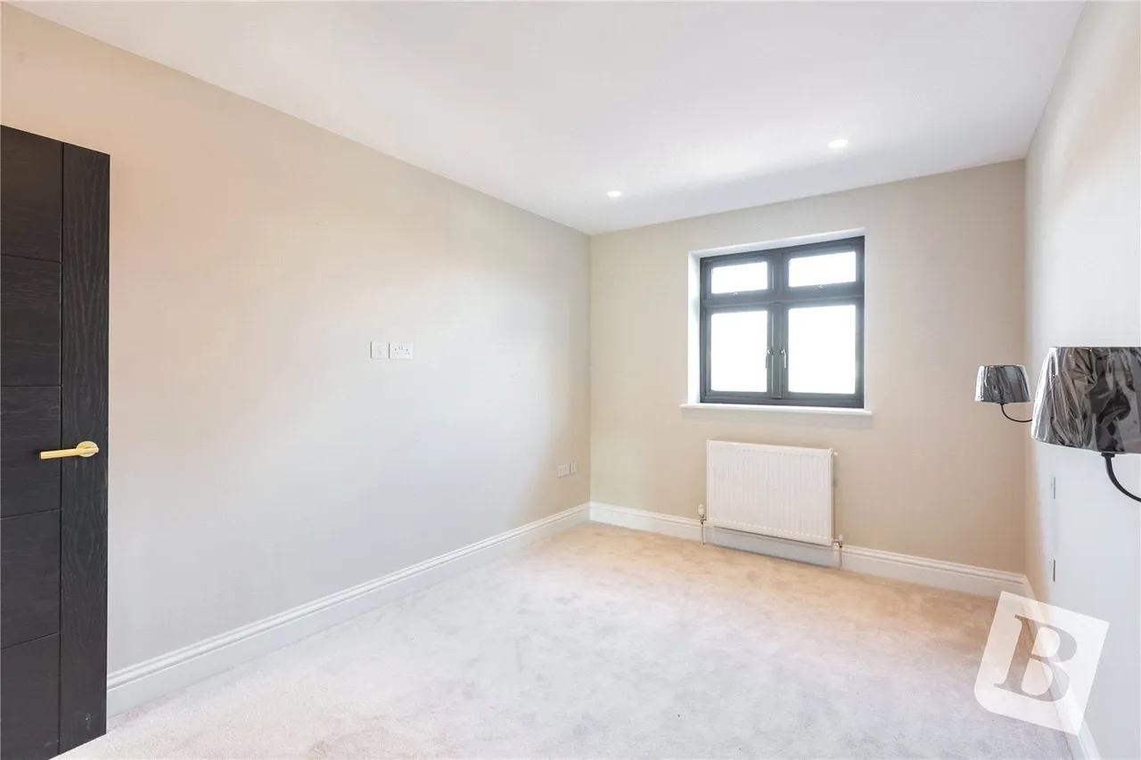 Moor Lane, Upminster, RM14, photo 10