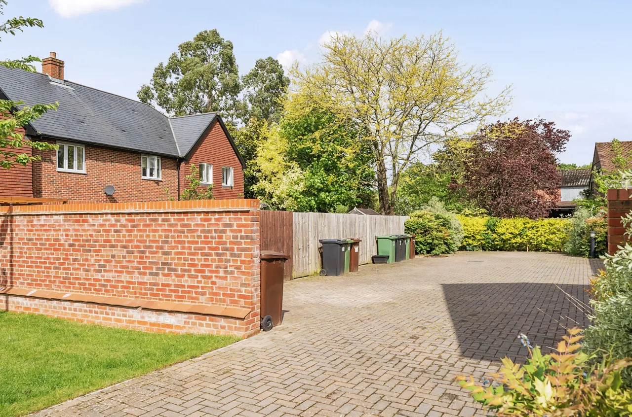 Sandyfields Lane, Colden Common, SO21, photo 9