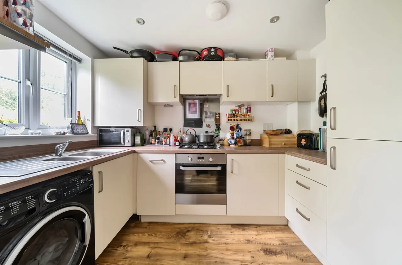 Sandyfields Lane, Colden Common, SO21, photo 4