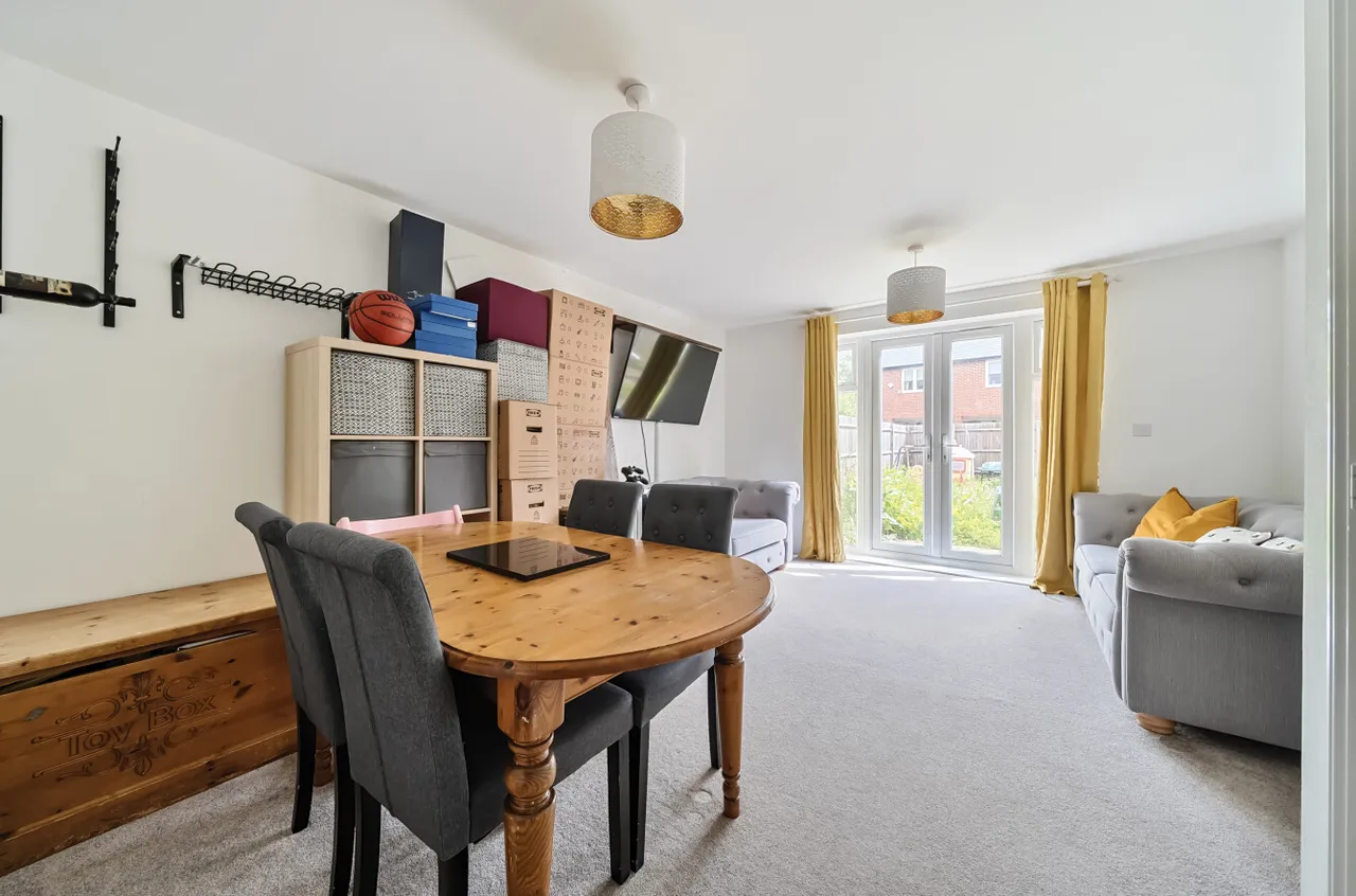 Sandyfields Lane, Colden Common, SO21, photo 3