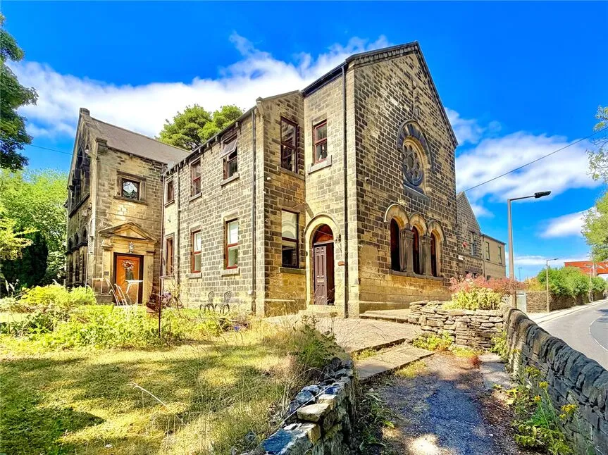 2 bed flat for sale, Huddersfield Road, Penistone, S36