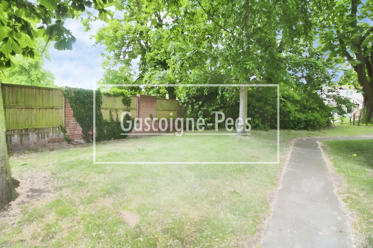 East Molesey, KT8, photo 5