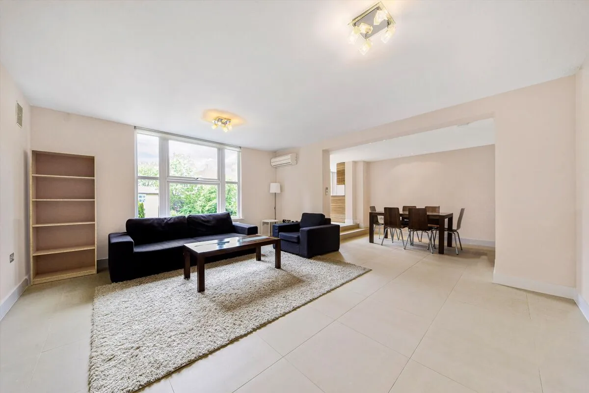 3 bed flat to rent, St. Johns Wood Park, London, NW8