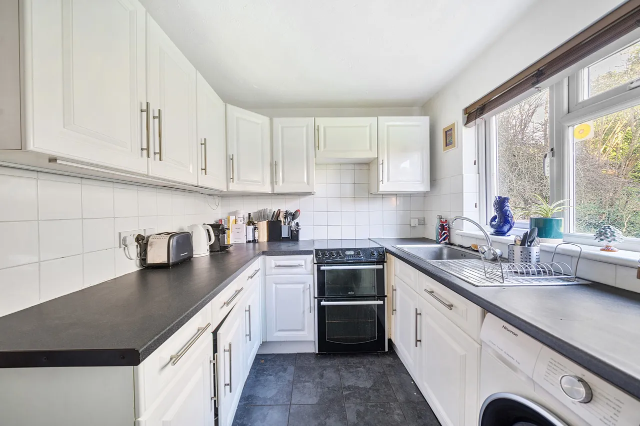 Rabournmead Drive, Northolt, UB5, photo 4