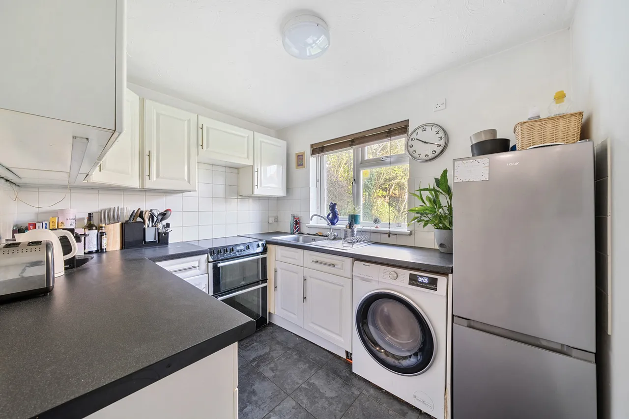 Rabournmead Drive, Northolt, UB5, photo 5