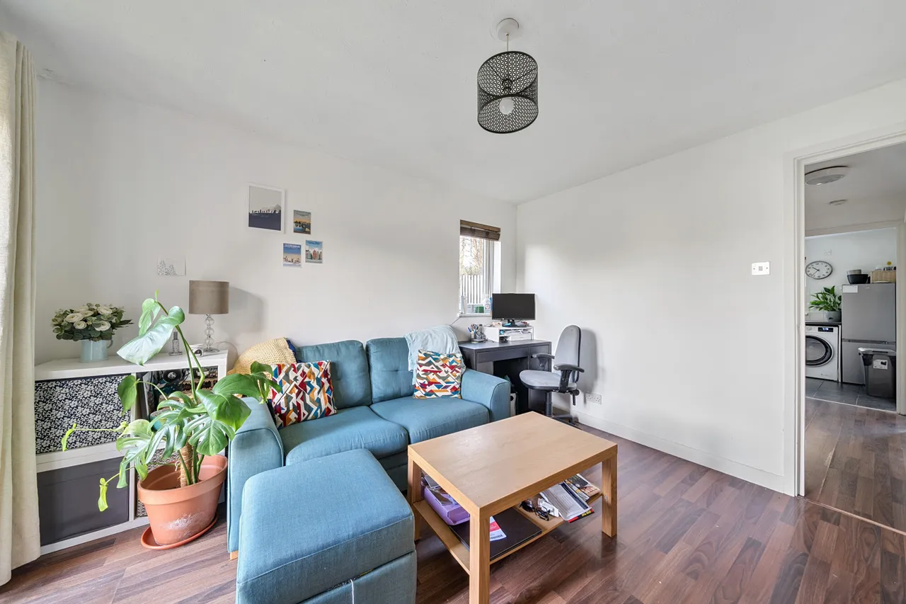 Rabournmead Drive, Northolt, UB5, photo 3
