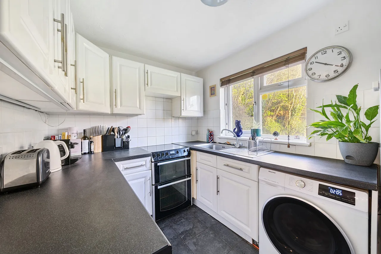 Rabournmead Drive, Northolt, UB5, photo 14