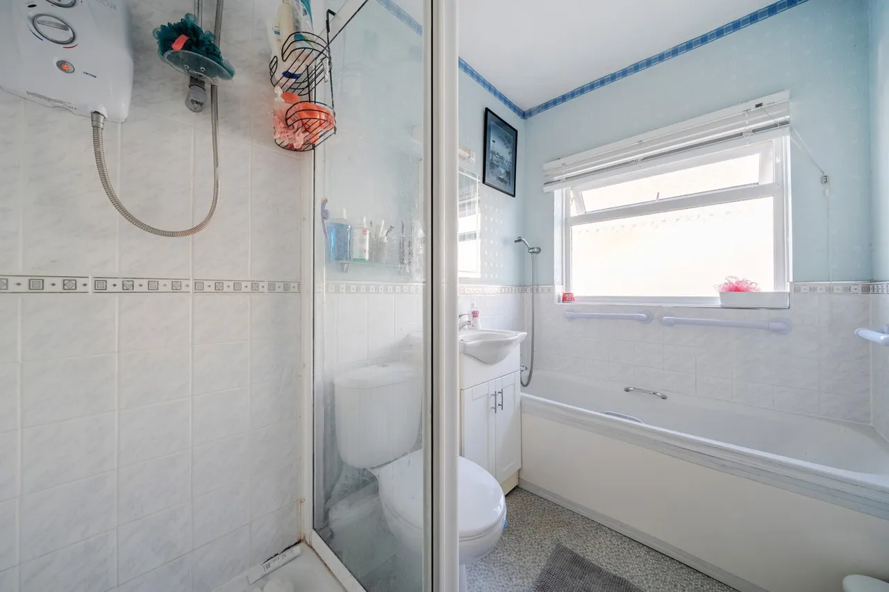 Highwood Close, BR6, photo 9