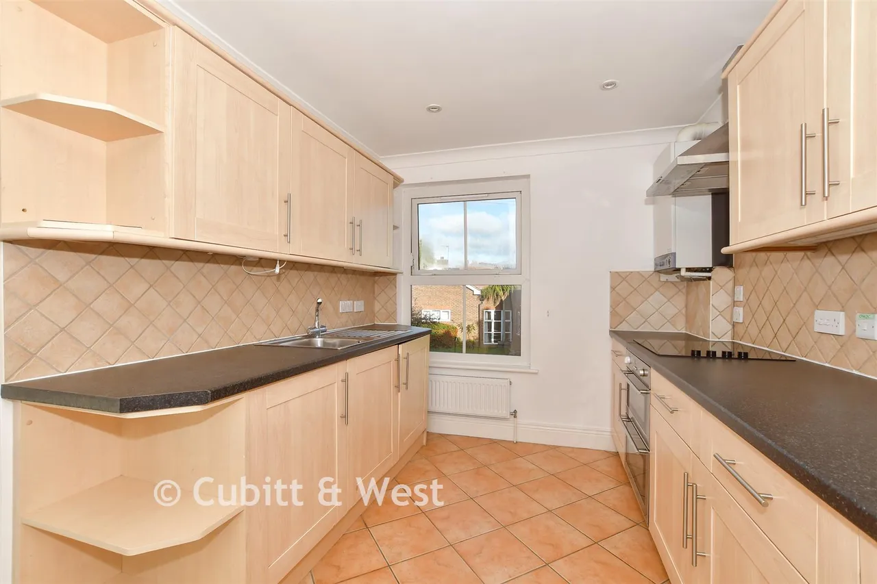 Victoria Road, Cranleigh, GU6, photo 3