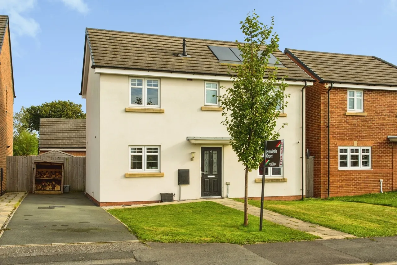 3 bed house for sale, Beconsaw Drive, Farington Moss, PR26