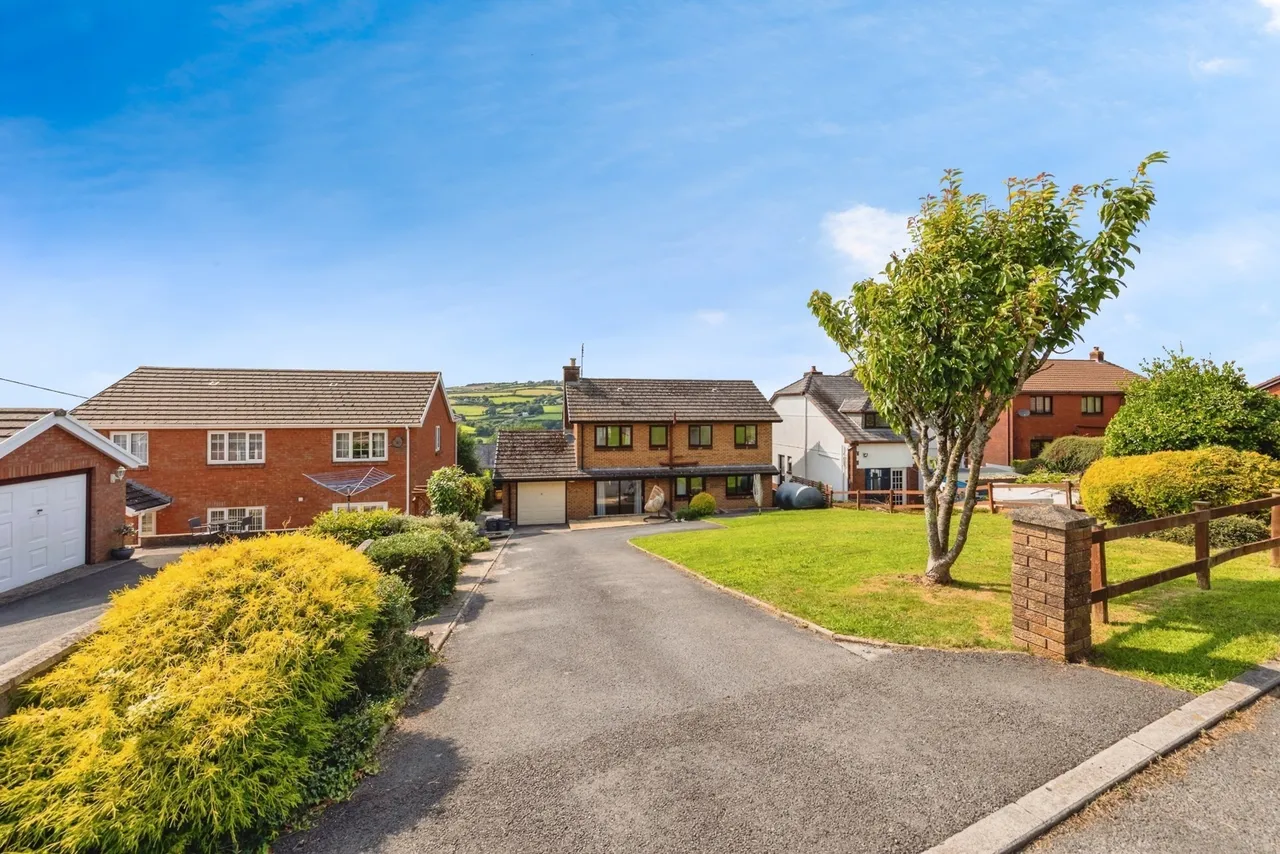 Heol Ray Gravell, Mynyddygarreg, SA17, photo 15