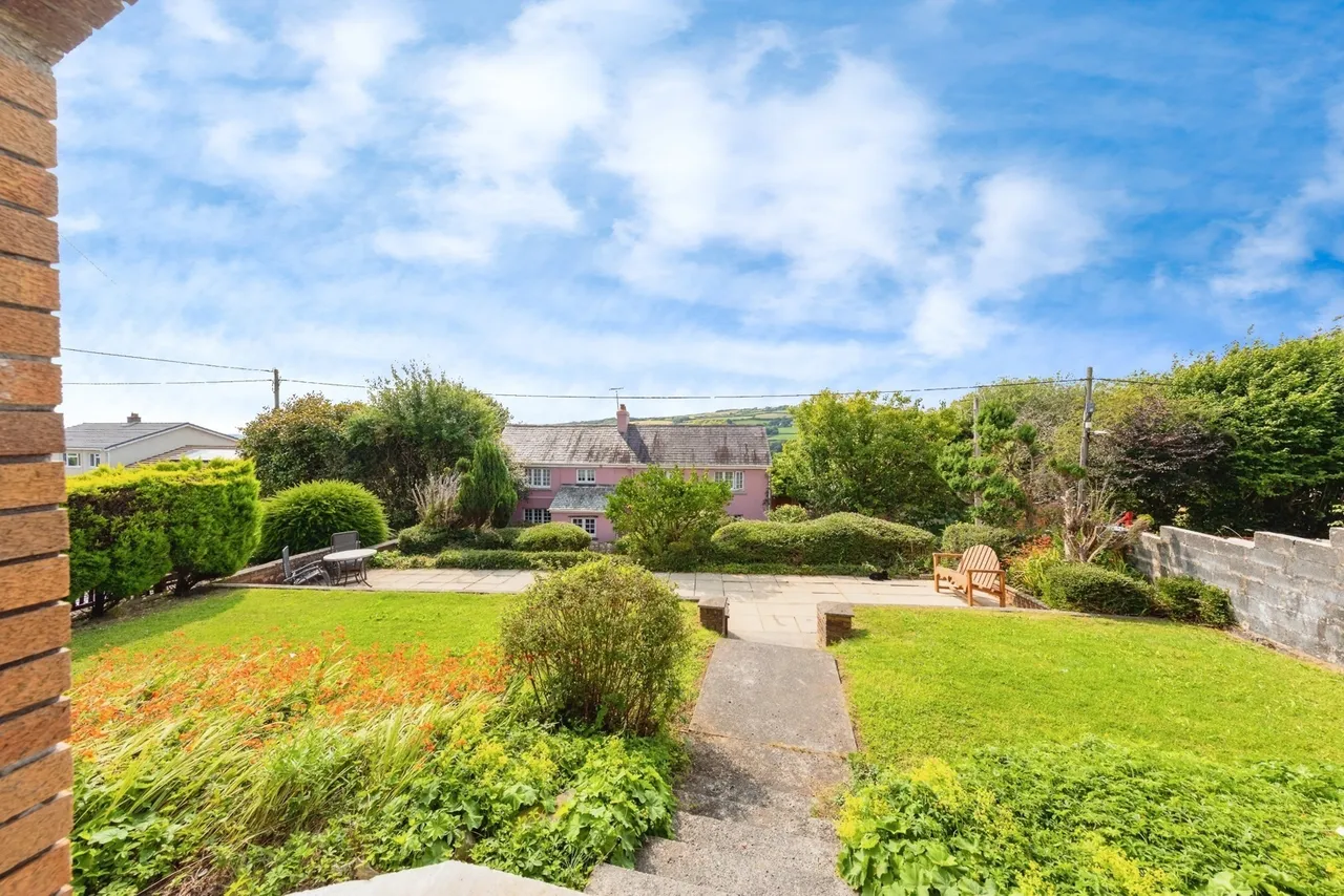 Heol Ray Gravell, Mynyddygarreg, SA17, photo 2