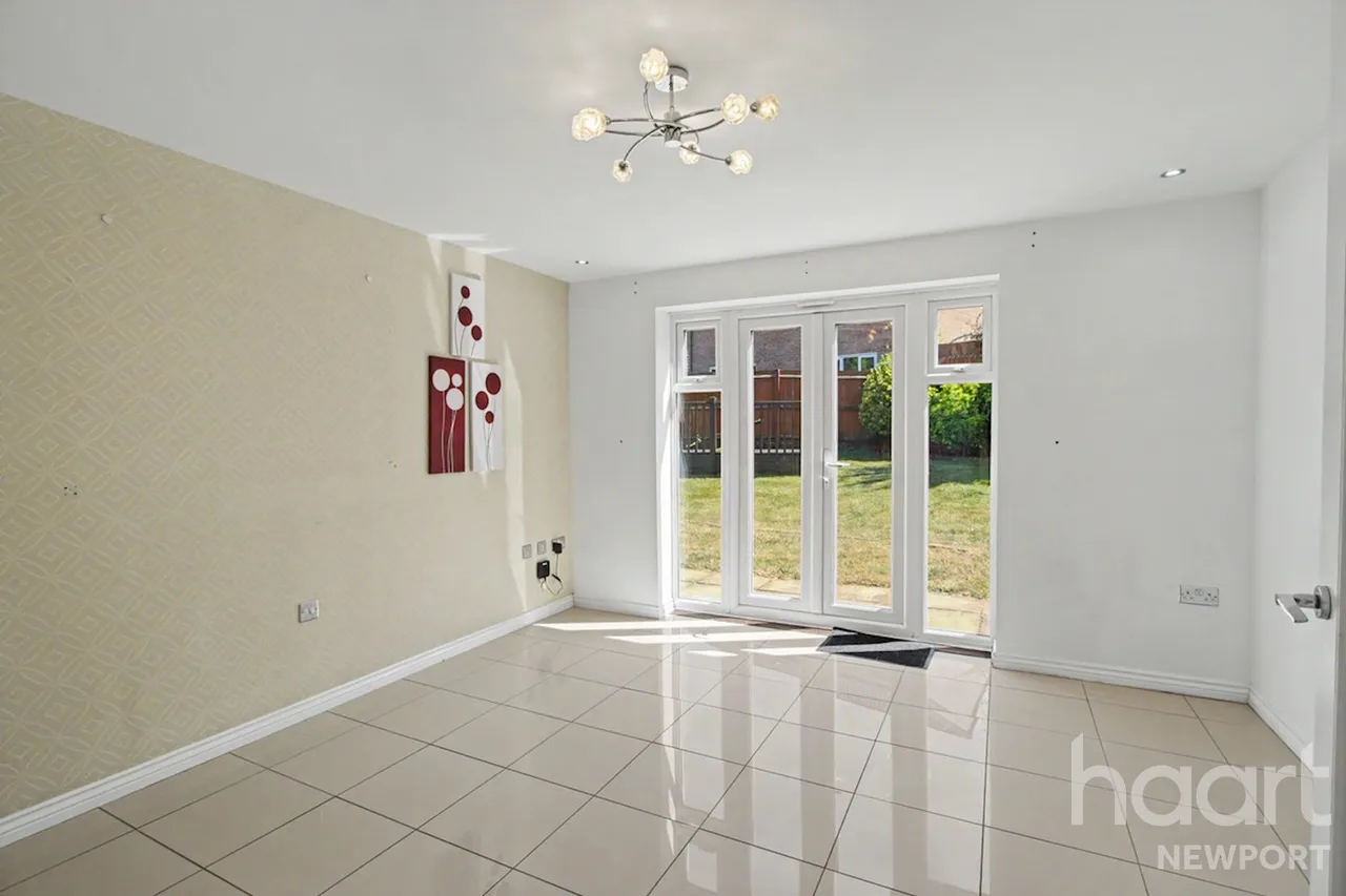 Chepstow Road, NP18, photo 15