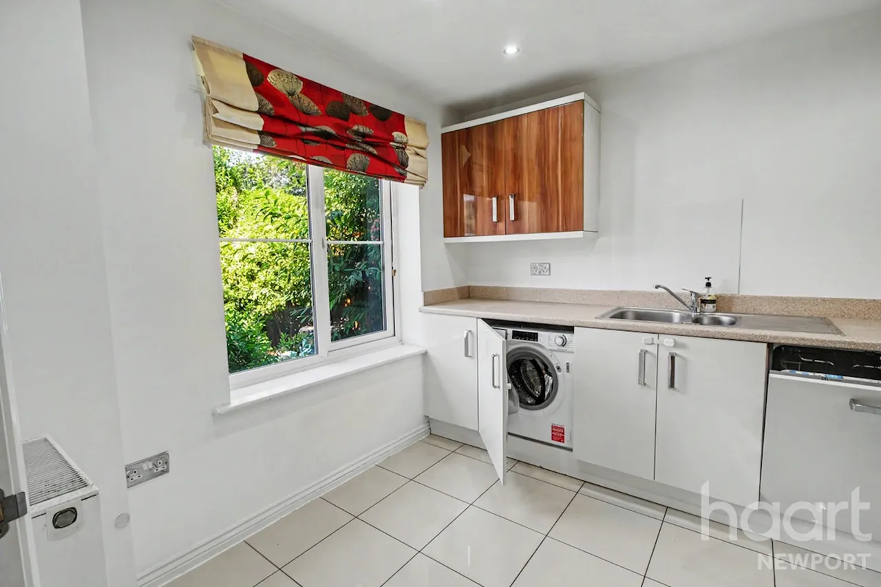 Chepstow Road, NP18, photo 2
