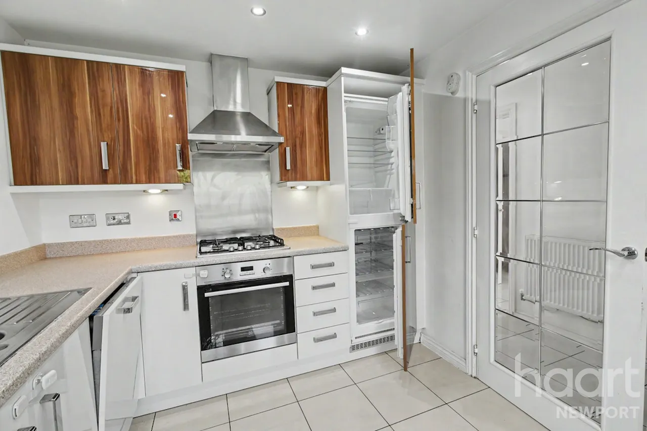 Chepstow Road, NP18, photo 5