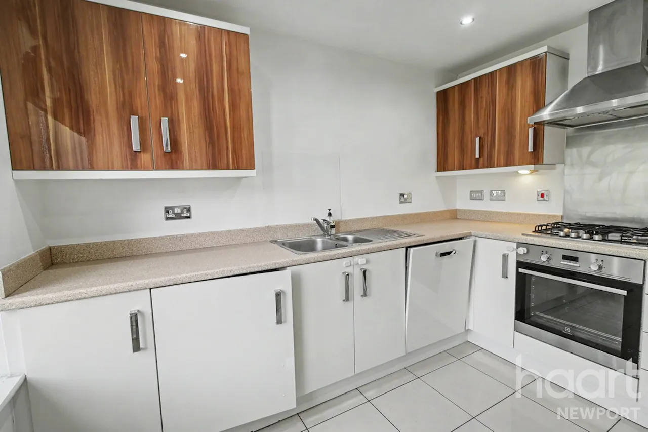Chepstow Road, NP18, photo 4