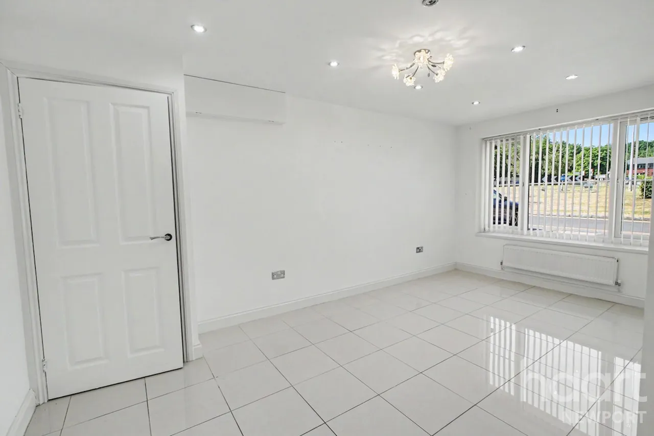 Chepstow Road, NP18, photo 8