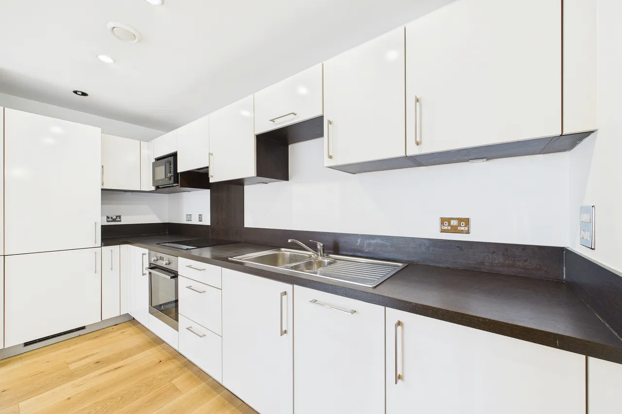 Cornmill Lane, London, SE13, photo 4