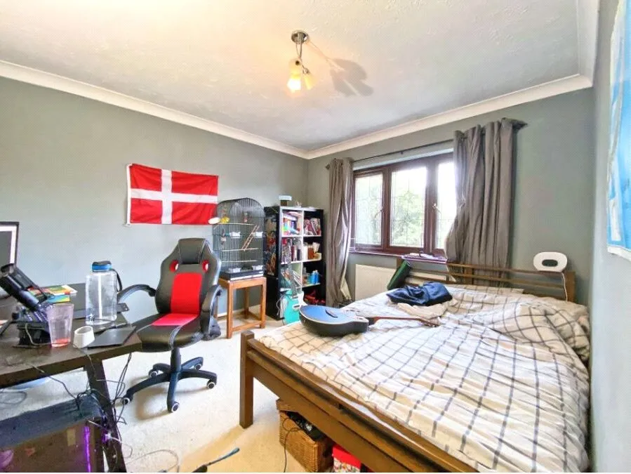 Pinewood Road, Ash, Surrey, GU12 6DG, photo 12