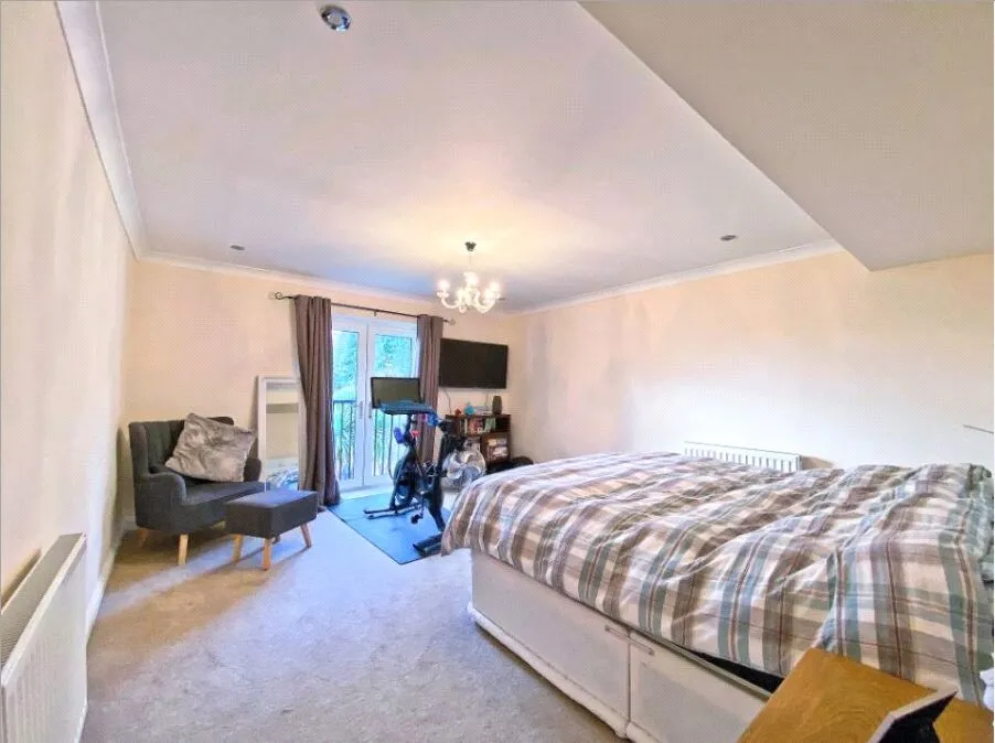 Pinewood Road, Ash, Surrey, GU12 6DG, photo 9