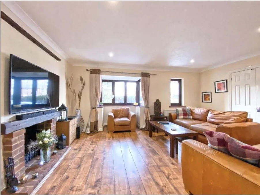 Pinewood Road, Ash, Surrey, GU12 6DG, photo 8