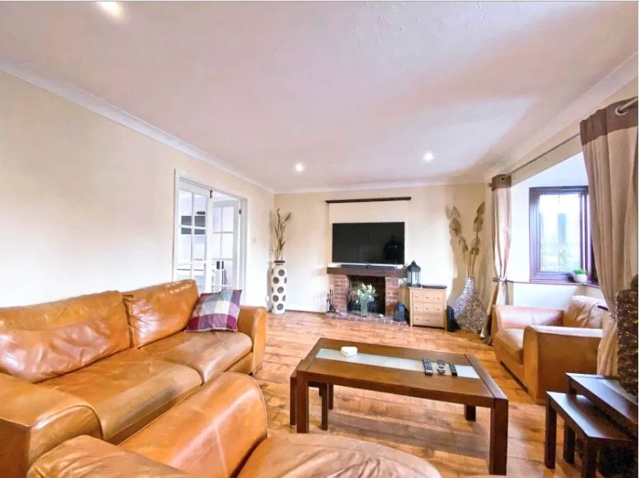 Pinewood Road, Ash, Surrey, GU12 6DG, photo 7