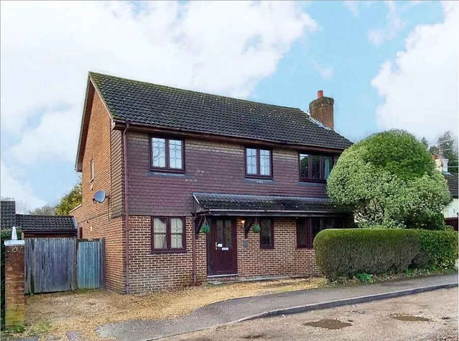 4 bed house for sale — Pinewood Road, Ash, Surrey, GU12 6DG