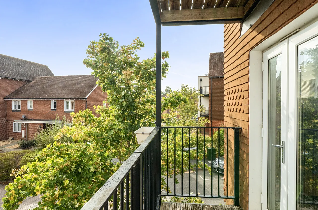 Outfield Crescent, Wokingham, Berkshire, RG40 2ET, photo 11