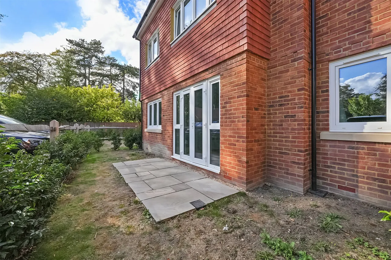 Doods Park Road, Reigate, RH2, photo 4
