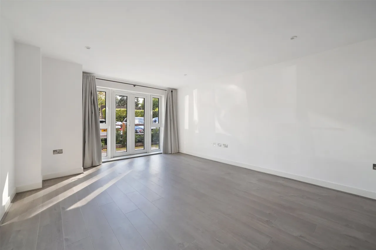 Doods Park Road, Reigate, RH2, photo 3