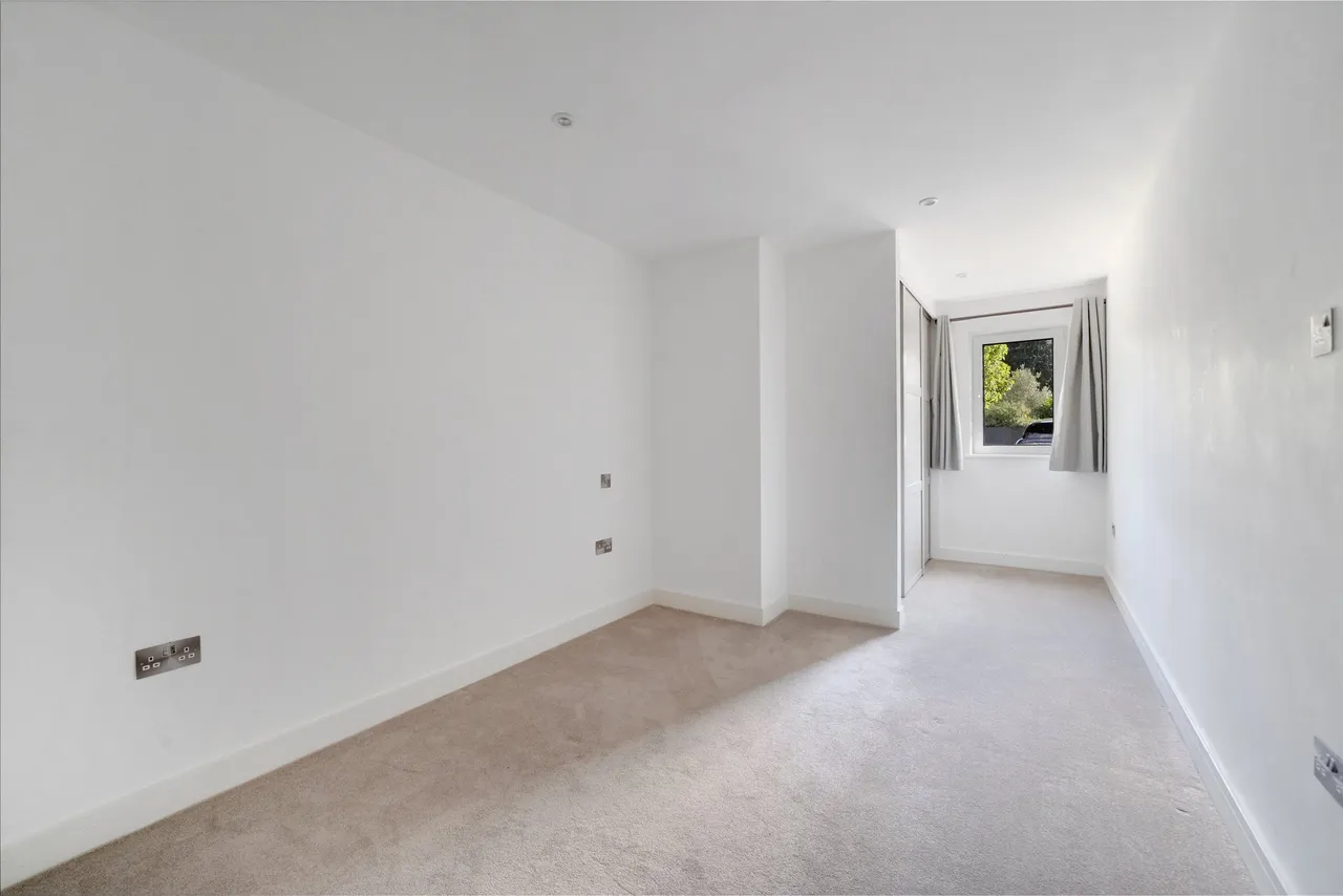 Doods Park Road, Reigate, RH2, photo 8