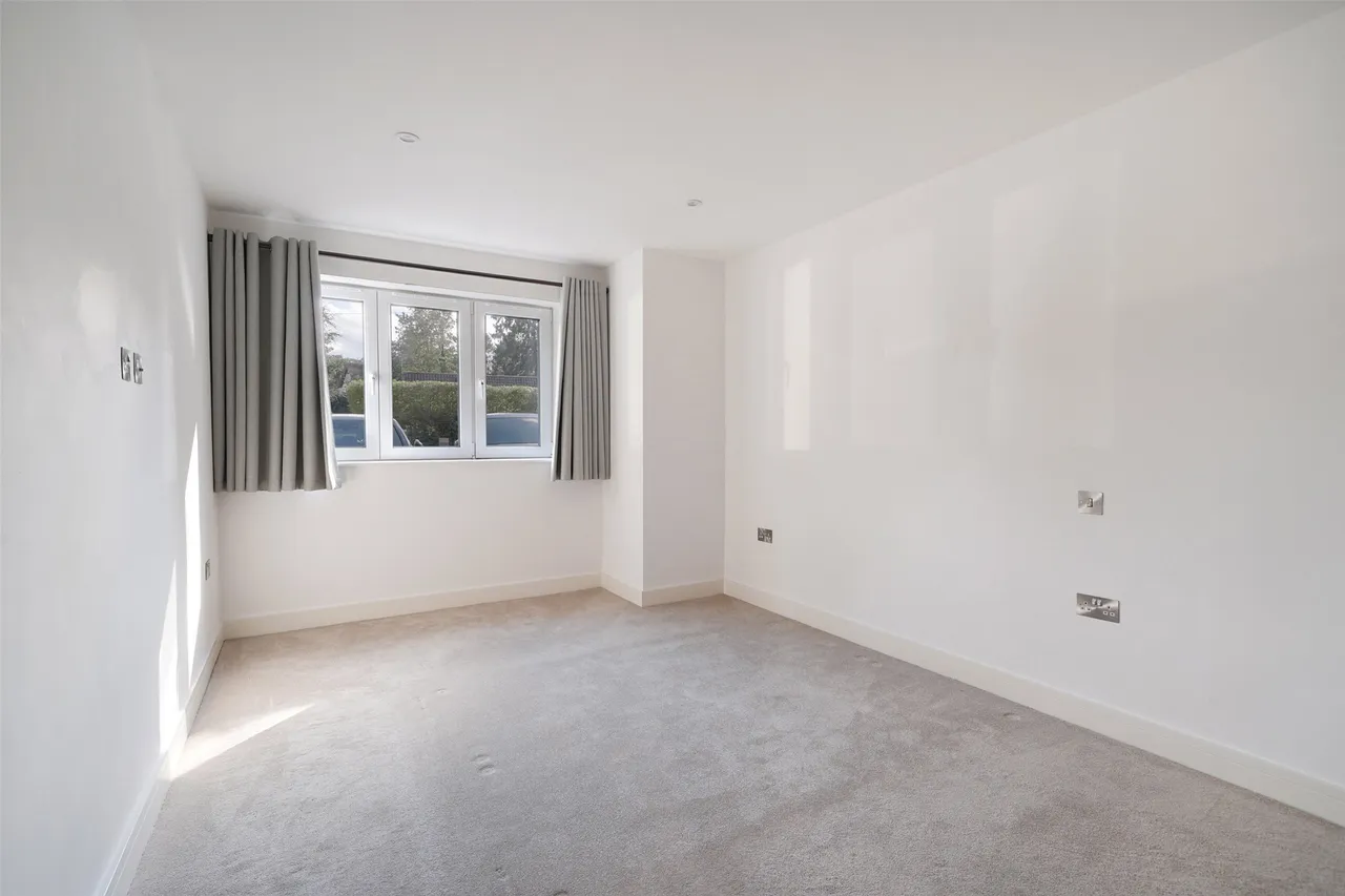 Doods Park Road, Reigate, RH2, photo 6