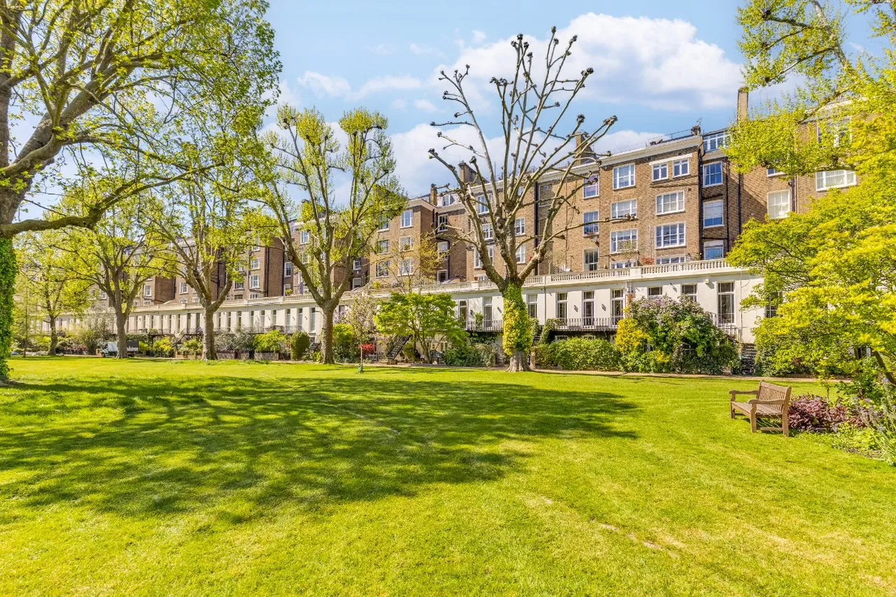 4 bed property to rent — Warrington Crescent, Little Venice, London, W9 1EJ