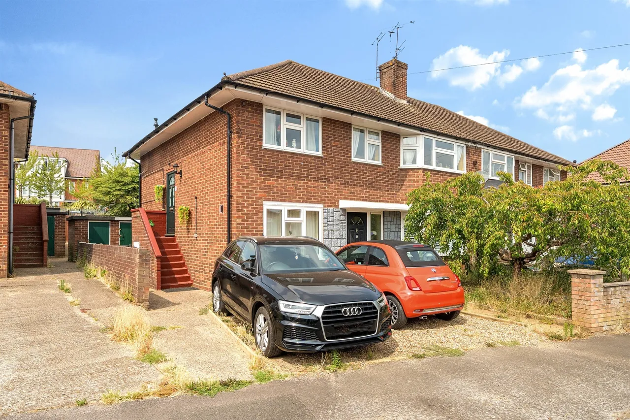 2 bed flat for sale — Whurley Way, Maidenhead