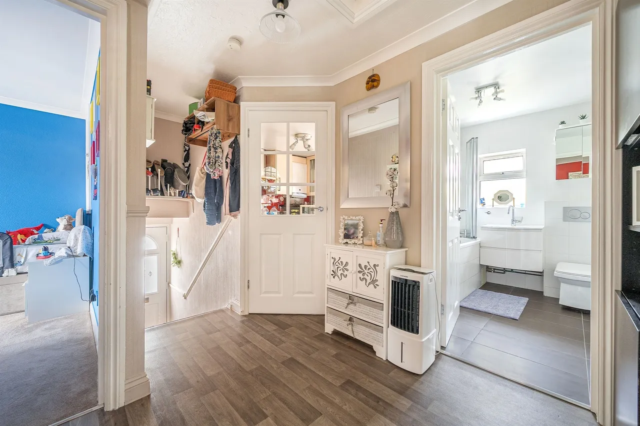 Whurley Way, Maidenhead, photo 6