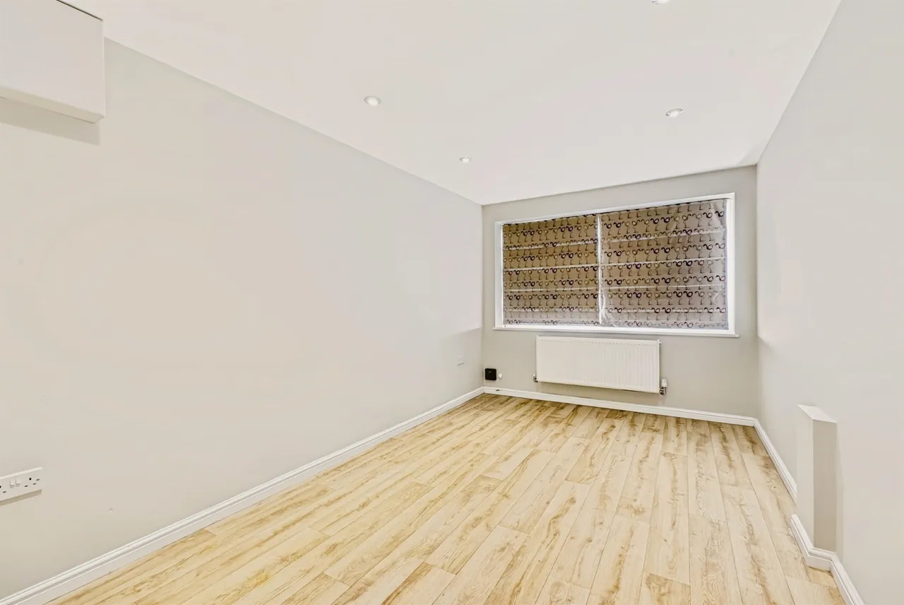 Breezehill, Wootton, NN4, photo 13