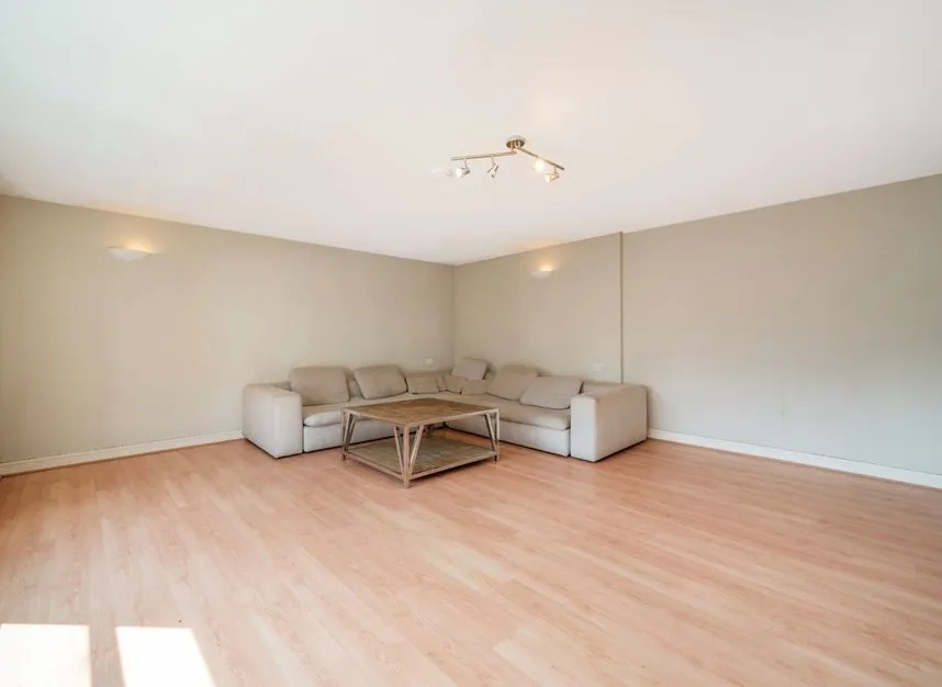Prince Edward Road, Homerton, E9, photo 10