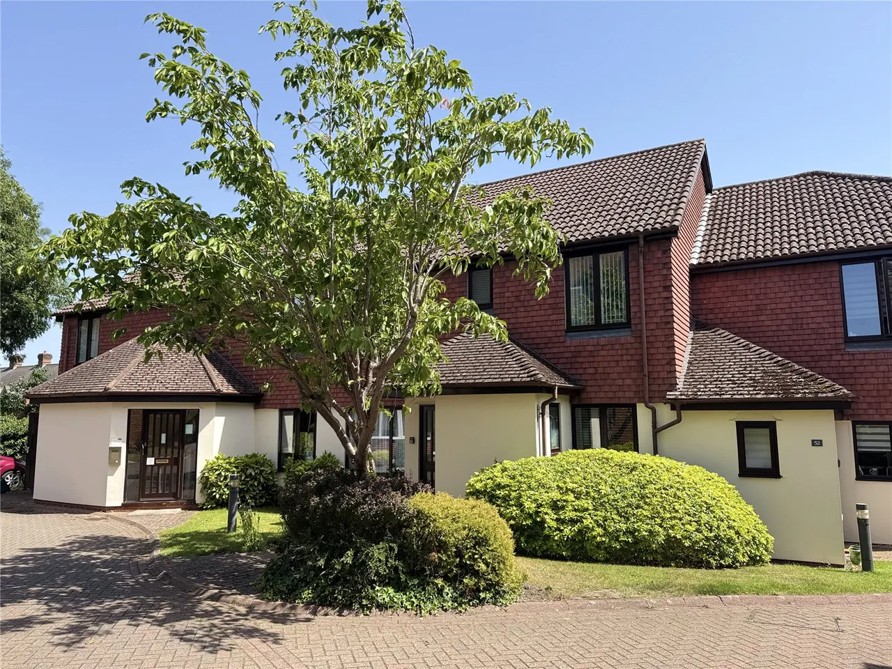 2 bed flat for sale — Hartford Court, Hartley Wintney, Hook, Hampshire, RG27 8PQ