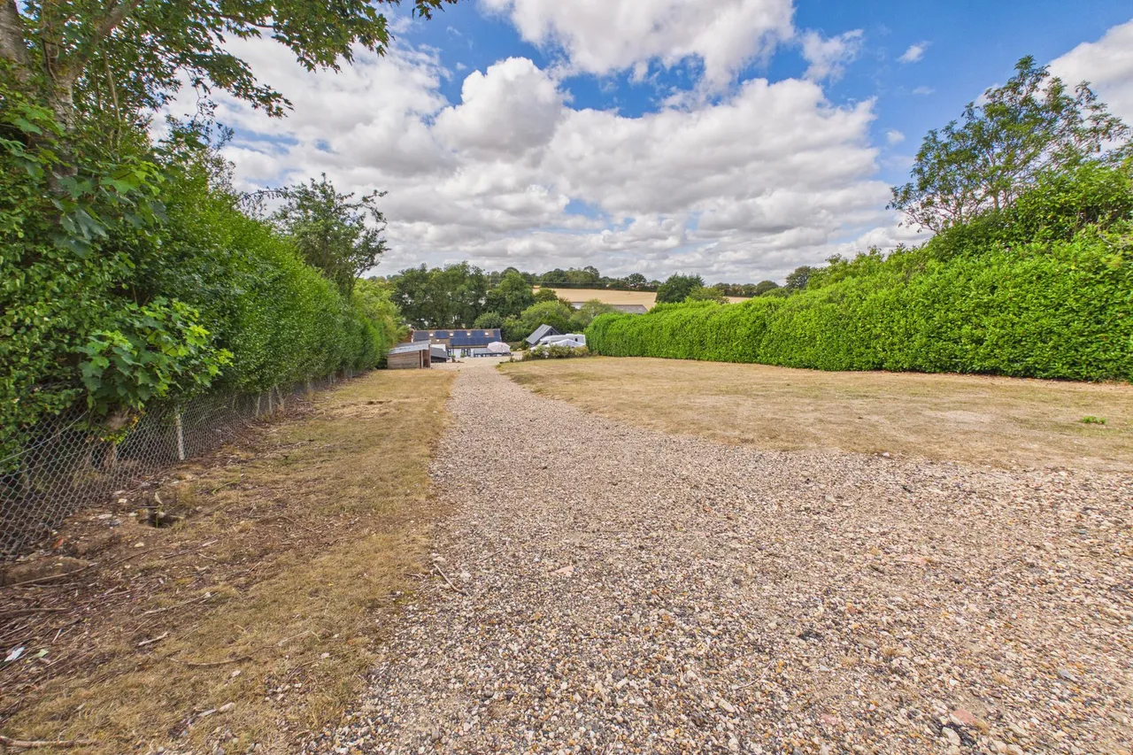 Sudbury Road, Little Whelnetham, photo 13