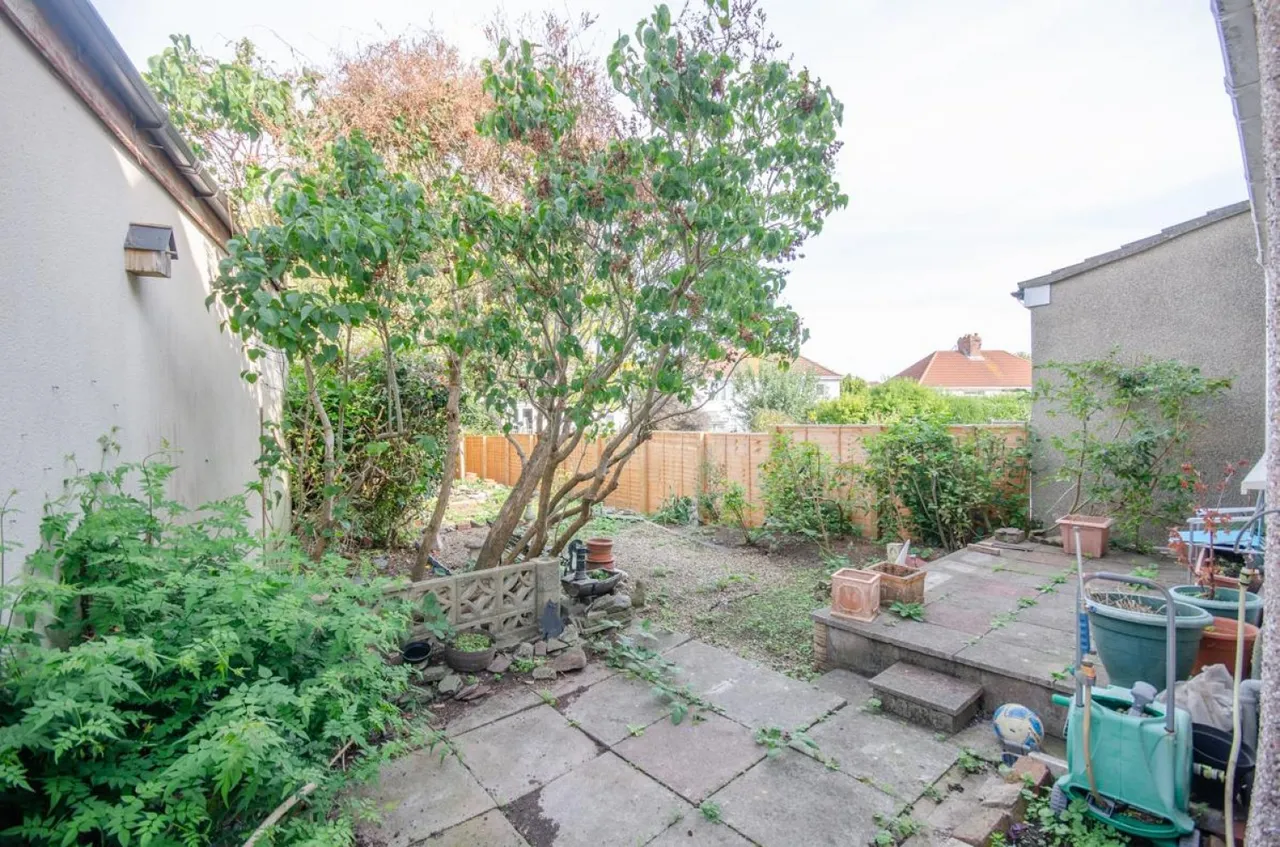 Salisbury Road, Downend, BS16, photo 20