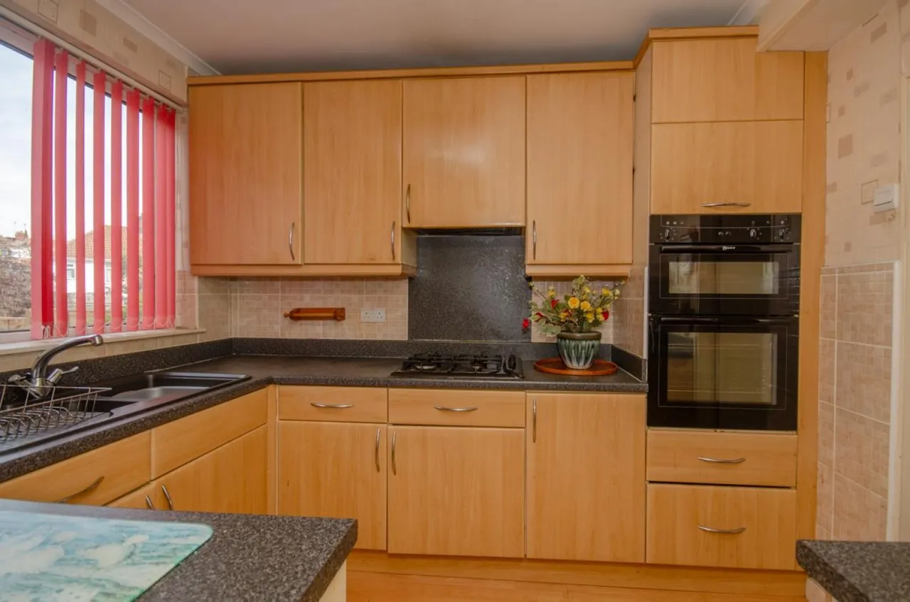 Salisbury Road, Downend, BS16, photo 9