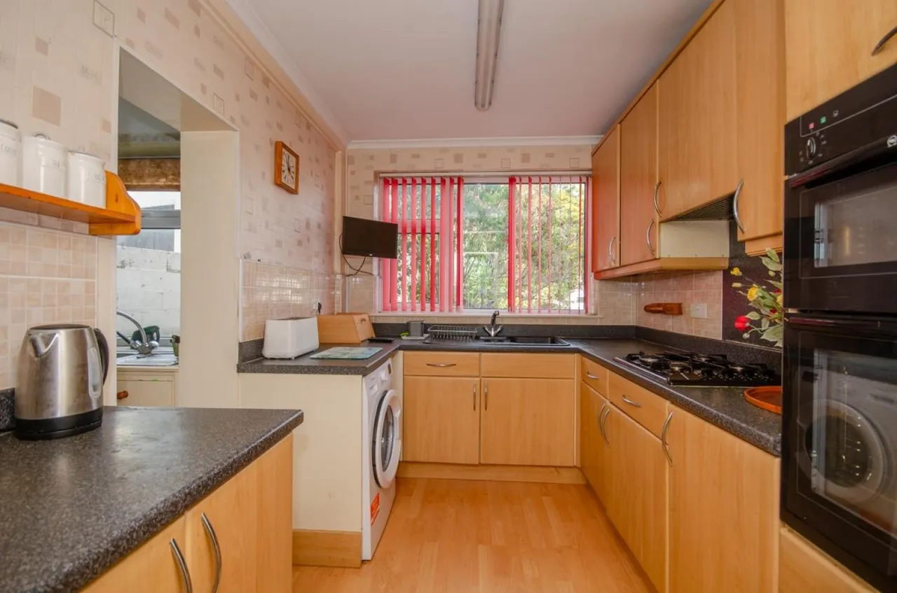 Salisbury Road, Downend, BS16, photo 7