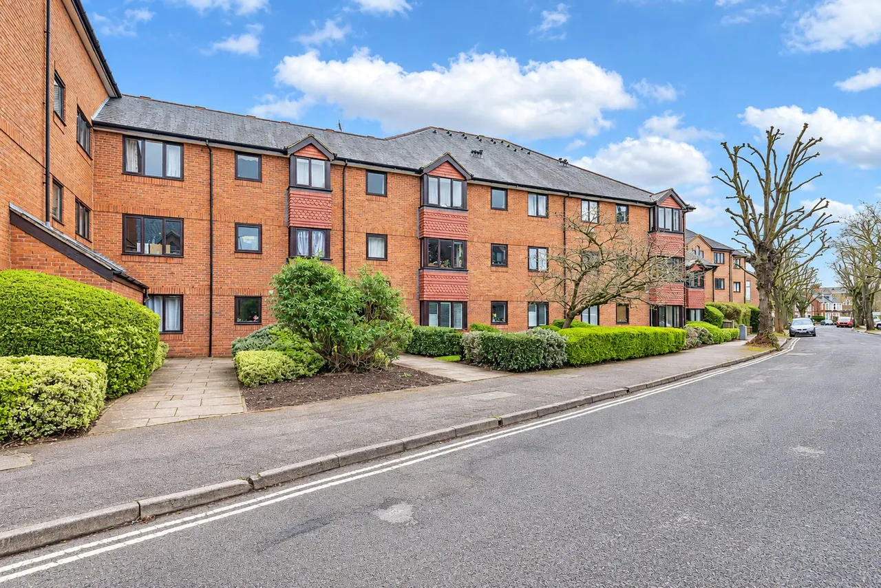2 bed flat to rent, Peakes Place, St Albans, AL1